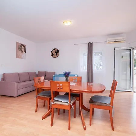 Lovely In With Kitchen *
